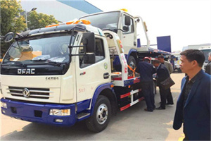 蓝田汽车道路救援拖车价格